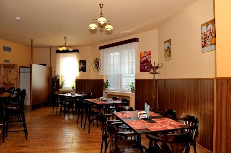 Penzion Šenk Pardubice Esterno foto