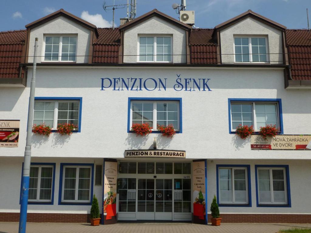 Penzion Šenk Pardubice Esterno foto
