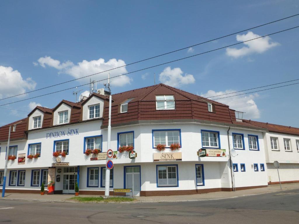 Penzion Šenk Pardubice Esterno foto