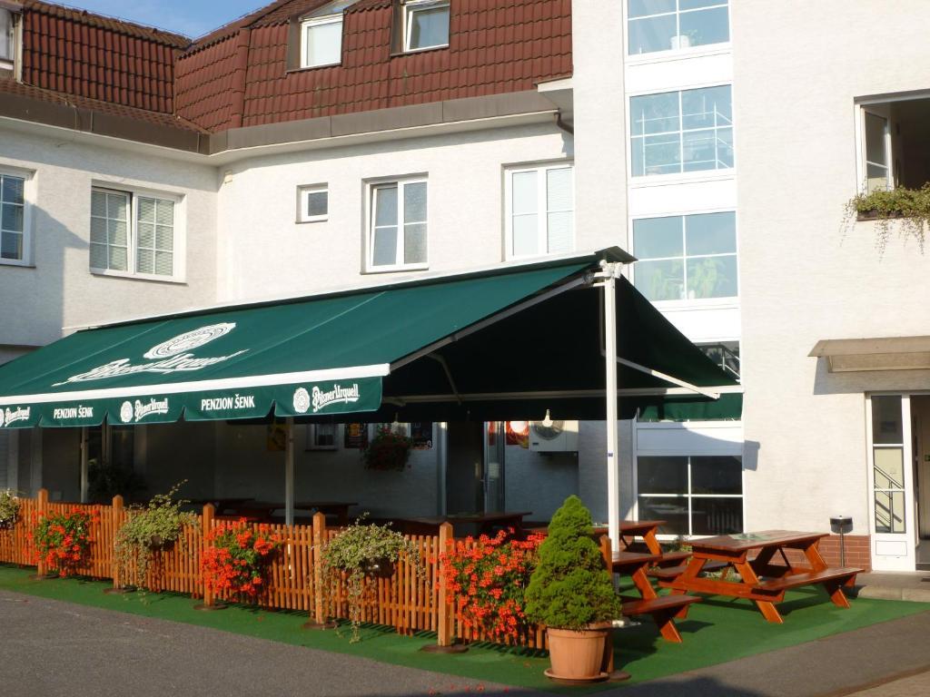 Penzion Šenk Pardubice Esterno foto